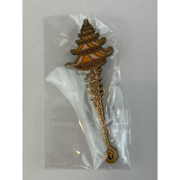 Pagoda Shell Shaped Conchologists City Club 2024 Enamel Pin - Picture 6 of 6